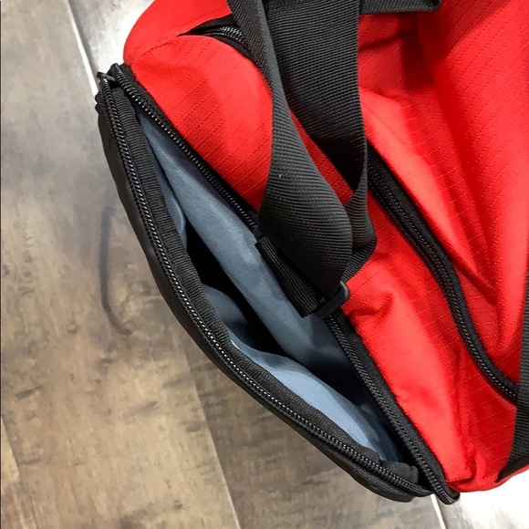 Training Duffel Bag (Small)
Nike Brasilia - Picture 6 of 16